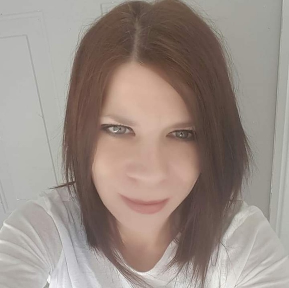 Meet your Posher, Monica - Picture 2 of 2